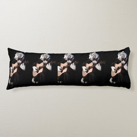Melodic Tiger – Cozy Body Pillow Design Seitenschläferkissen (Vorderseite)