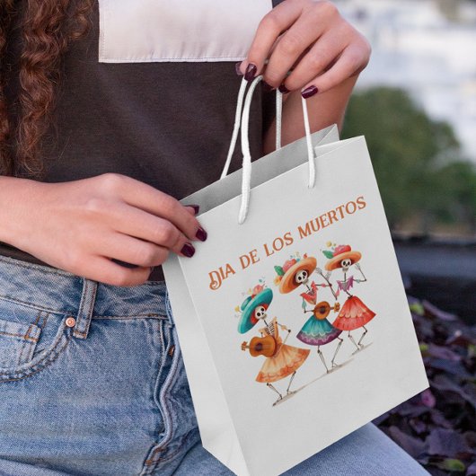 Melodie des Tanztodes, Brauch Mittlere Geschenktüte