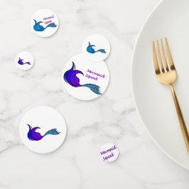Memaid Squad mermaid Schwanz auf Tisch Konfetti