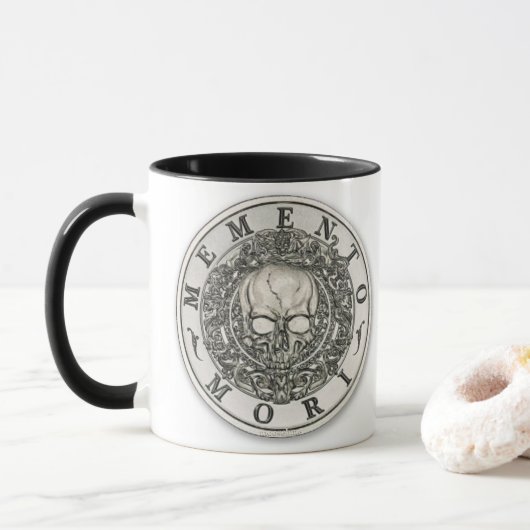 Memento Mori Carpe Diem silberne Runde Tasse (Mit Donut)