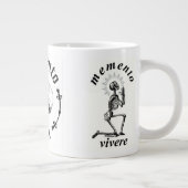 Memento Mori Jumbo-Tasse (Rechts)