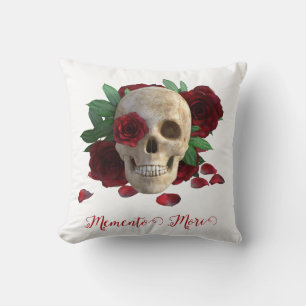 Memento Mori. Schädel mit rote Rosen Kissen