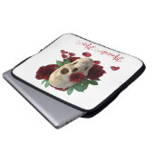 Memento Mori. Schädel mit rote Rosen Laptopschutzhülle (Vorne Knopf)
