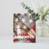 Memorial Candle mit Flag Postkarte (Stehend Vorderseite)