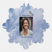 Memorial Chickadee Bird Winter Snow Tree Ornament Karte (Rückseite)