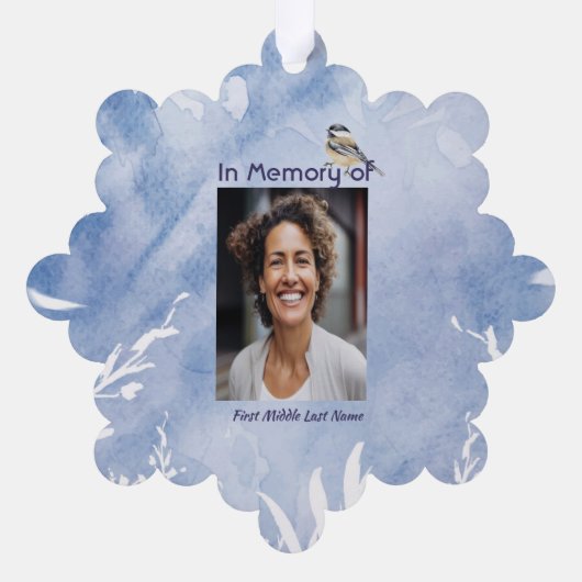 Memorial Chickadee Bird Winter Snow Tree Ornament Karte (Rückseite)