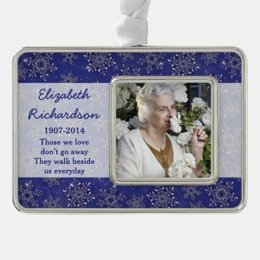 Memorial Foto Template Weihnachten Schneeflocke Bl Rahmen-Ornament Silber (Vorderseite)