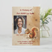 Memorial keepsake Cute Red Squirrel Einladung (Stehend Vorderseite)