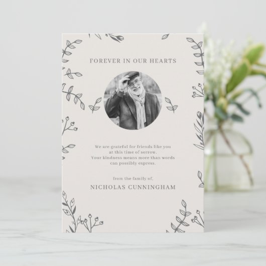 Memorial Modern Simple Foliage Botanisch Dankeskarte (Stehend Vorderseite)