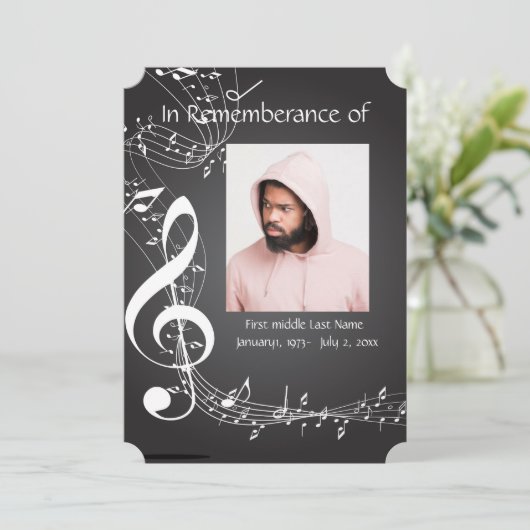 Memorial Service Einladen von Musiknoten Einladung (Stehend Vorderseite)
