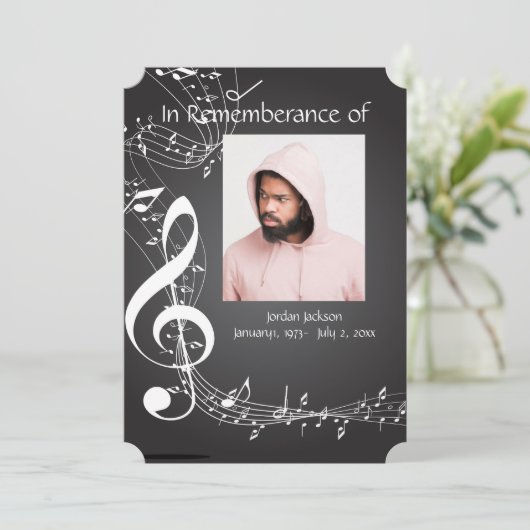 Memorial Service Invite Music Notes background Einladung (Stehend Vorderseite)
