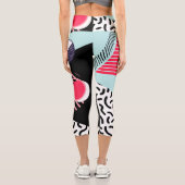 Memphis Pattern Capri Leggings (Rückseite)
