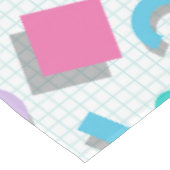 Memphis Shapes Tischdecke (Schrägansicht)