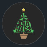 Men’s Gymnastics Christmas Tree Runder Aufkleber<br><div class="desc">Herren Gymnastik Weihnachtskunst mit männlichen Turnstgymnastik-Silhouetten in Form eines Weihnachtsbaumes. (Wettbewerbe: Ringe,  Gewölbe,  Boden- und Hauspferde.) > Niedliche Idee für den Trainer,  Lehrer oder Teamtrainer der Herren-Gymnastik zur Feier der Weihnachtszeit. > Personalisieren Sie es! Hinzufügen von individuelle Name,  Foto oder Text.</div>