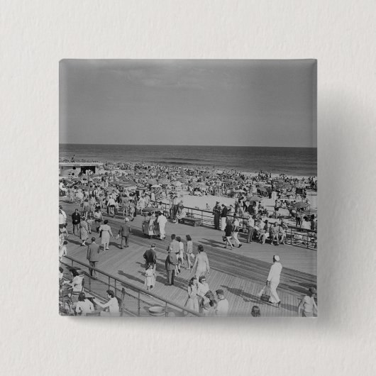 Menge am Strand Button (Vorderseite)