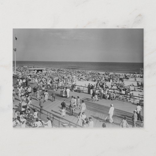 Menge am Strand Postkarte (Vorderseite)