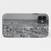 Menge auf Strand Case-Mate iPhone Hülle (Rückseite (Horizontal))