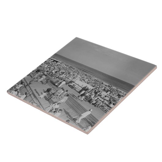 Menge auf Strand Fliese (Seite)