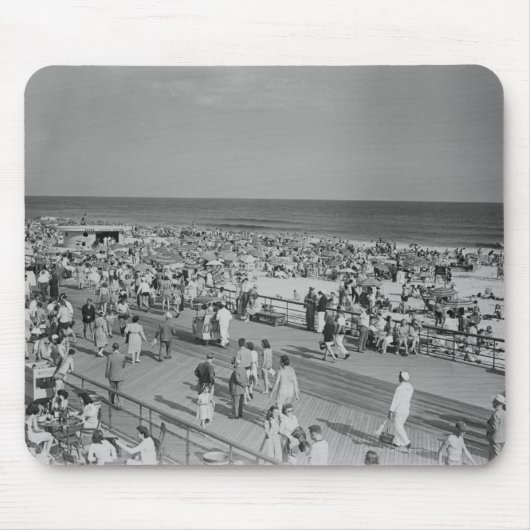 Menge auf Strand Mousepad (Vorne)