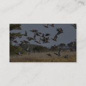 Menge der Wasservögel fliegen vom Sumpfgebiet bei Visitenkarte (Rückseite)