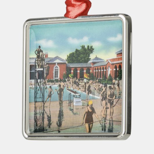 Mengen am Saratoga Wellness-Center-Swimmingpool Silbernes Ornament (Links)