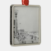 Mengen auf Esplanade Silbernes Ornament (Rechts)