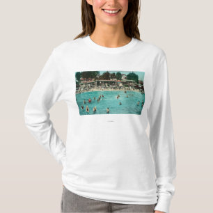 Mengen, die in Alameda BeachAlameda, CA schwimmen T-Shirt