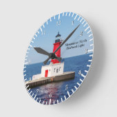 Menominee North Pierhead Light clock Runde Wanduhr (Winkel)