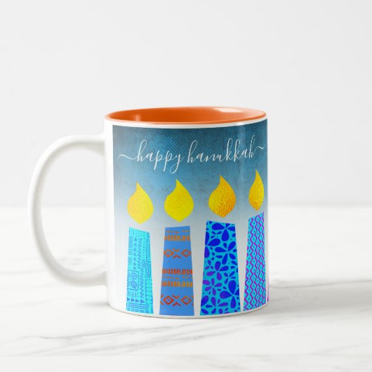 Menorah Candles Happy Hanukkah Script on Turquoise Zweifarbige Tasse (Links)