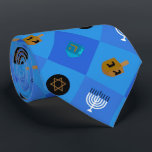 Menorah dreidels star krawatte<br><div class="desc">Feiern Sie acht Tage und acht Nächte des Festivals der Lichter mit Hanukkah-Karten und Geschenken. Das Lichterfest ist hier. Lächle die Menorah,  spiele mit dem dreiel und feiere auf Latkes und Sufganiyots. Feiern Sie den Geist von Hanukkah mit Freunden,  Familie und Lieben,  indem Sie ihnen Happy Hanukkah wünschen.</div>