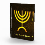Menorah Flame Fotoblock<br><div class="desc">Eine digitale Darstellung der jüdischen siebenverzweigten Menorah (Hebräisch: מְ נ וֹ רָ ‎). Fügen Sie Ihren eigenen Text hinzu. Die siebenverzweigte Menorah, die im tragbaren Set von Moses in der Wildnis und später im Tempel in Jerusalem verwendet wird, ist seit der Antike ein Symbol des Judentums und das Emblem des...</div>