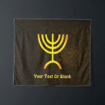 Menorah Flame Wandteppich<br><div class="desc">Eine braune und goldene digitale Darstellung der jüdischen siebenverzweigten Menorah (Hebräisch: מְ נ וֹ רָ ‎). Fügen Sie Ihren eigenen Text hinzu. Die siebenverzweigte Menorah, die im tragbaren Set von Moses in der Wildnis und später im Tempel in Jerusalem verwendet wird, ist seit der Antike ein Symbol des Judentums und...</div>