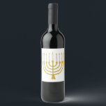 Menorah Hanukkah Celestial Candles Wedding Weinetikett<br><div class="desc">Imitate Goldfolie menorah Kerzen für Ihre Hanukka Feier. Whimsical menorah Illustration mit weißen Sternen bedeckte Himmelskerzen auf einem Imitat Gold menorah Kerzenständer. Menorah elegante Sterne Hochzeit Hanukkah illustrierte Design Geschenke und Papierprodukte.</div>