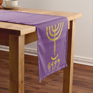 Menorah Table Runner Gold auf Lila Kurzer Tischläufer