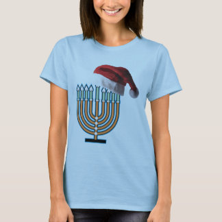 Menorah und Santa Claus Hat zu Weihnachten T-Shirt