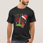 Menorah Weihnachtsmannmütze Hanukkah Weihnachten J T-Shirt<br><div class="desc">Menorah Weihnachtsmannmütze Hanukkah Weihnachtsjüdische Chrismukkah</div>