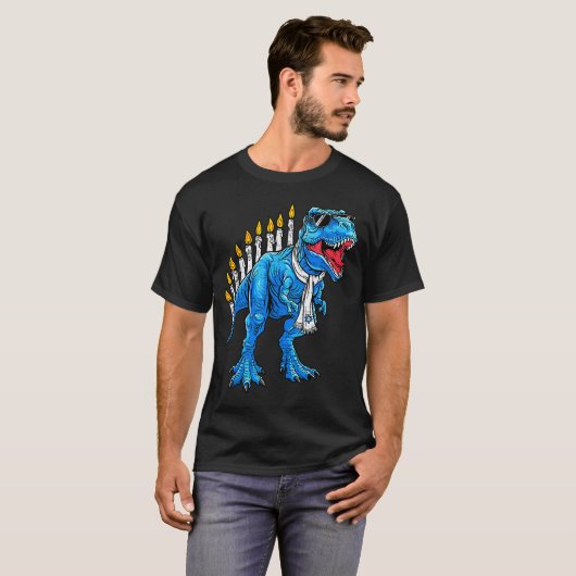 Menorasaurus Hanukkah T Rex Dinosaur Dino Chanukah T-Shirt (Vorne ganz)
