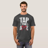 Mens Ax-Hatchet-Keuchhuhn Steche den Ax T-Shirt (Vorne ganz)