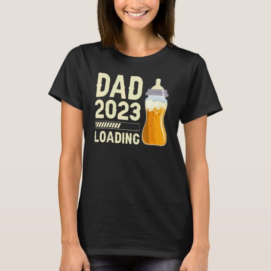 Mens Baby Announcement 2023 Baby Bottle for Expect T-Shirt (Vorderseite)