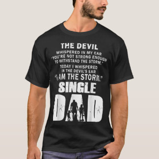 Mens, die ich in den Teufel flüsterte Ohr bin ich  T-Shirt