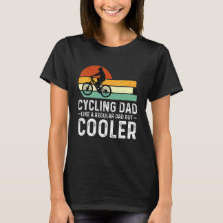 Mens fahren Vater wie ein regelmäßiger Vater, aber T-Shirt