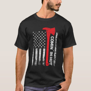 Mens Firefighter Comin´ in der heißen roten Linie  T-Shirt