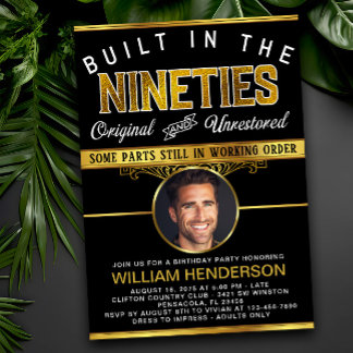 Mens Funny Birthday Gebaut in den 90er Jahren Einladung