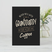 Mens Granddaddy Coffee Grandpa-Geschenk Einladung (Stehend Vorderseite)