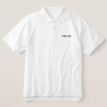 Mens Groom Classic Polo Shirt<br><div class="desc">Dieses hübsche Shirt aus dem klassischen Polostil für den Groom ist in Weiß mit schwarzen bestickten Buchstaben dargestellt. Passen Sie dieses Objekt an oder kaufen Sie es wie gezeigt.</div>