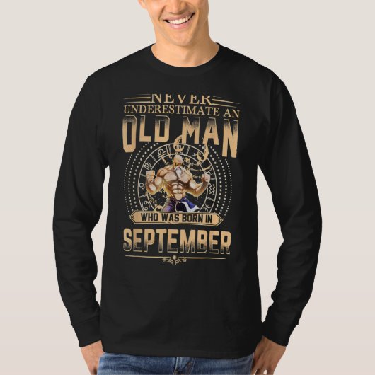 Mens Never Underestimate An Old Man Who Was Born I T-Shirt (Vorderseite)