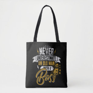 Mens Never Underestimate An Old Man With A Bass Gu Tasche