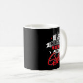 Mens Never Underestimate An Old Man With A Guitar Kaffeetasse (VorderseiteRechts)