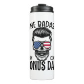 Mens One Badass Bonus Step Vater Funny Gift Geburt Thermosbecher (Vorderseite)