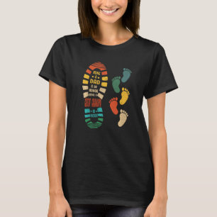 Mens Opa Opa Schuhe mit wenig Fußspuren T-Shirt